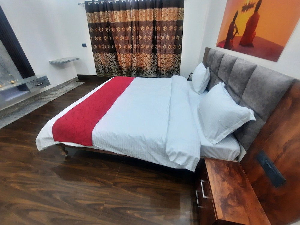 Geetatri Luxury Homestay