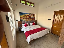 Geetatri Luxury Homestay