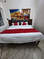 Geetatri Luxury Homestay