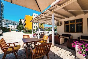 KURTI Hotel