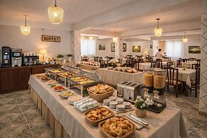 KURTI Hotel