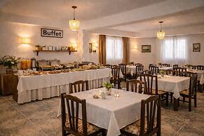 KURTI Hotel