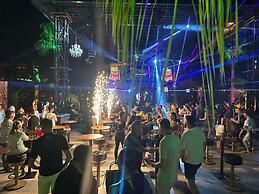 Club Robinhood Hotel