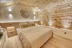 Central Historic Loft by Architect, Near Louvre