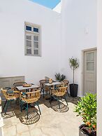 Mr & Mrs Mykonos The Residence