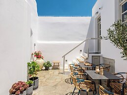Mr & Mrs Mykonos The Residence