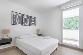 2 Bedroom Apartment With Balcony 10th arr