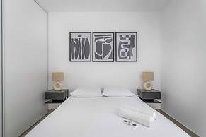2 Bedroom Apartment With Balcony 10th arr