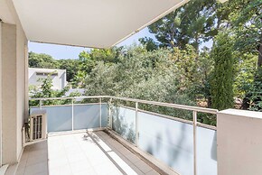 2 Bedroom Apartment With Balcony 10th arr