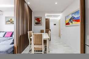 Beachside Modern Apartment 1 BR With Balcony