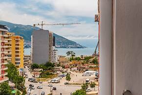 Beachside Modern Apartment 1 BR With Balcony