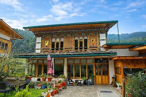 Om Amriti