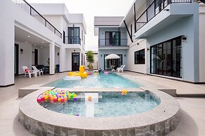Level FIVE pool villa Pattaya