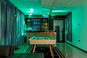 Level FIVE pool villa Pattaya