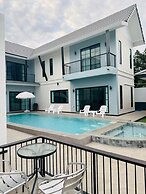 Level FIVE pool villa Pattaya