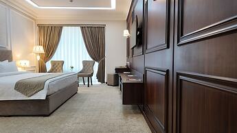 Huayue Mansion Hotel