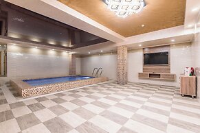 Huayue Mansion Hotel