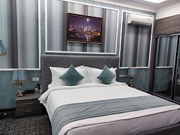 Huayue Mansion Hotel