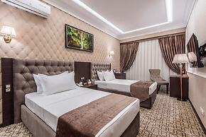 Huayue Mansion Hotel