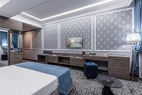 Huayue Mansion Hotel