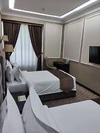Huayue Mansion Hotel