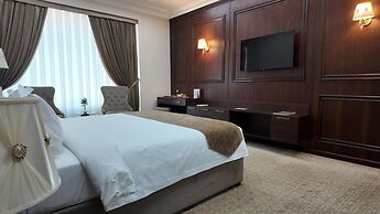 Huayue Mansion Hotel