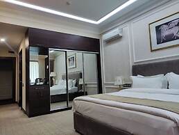 Huayue Mansion Hotel