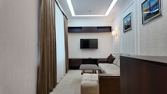 Huayue Mansion Hotel
