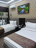Huayue Mansion Hotel