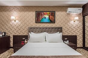Huayue Mansion Hotel