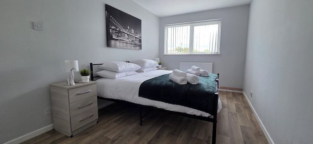 4 Bed Apartment in Warwick
