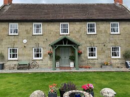 Lodbourne Farmhouse