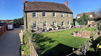Lodbourne Farmhouse