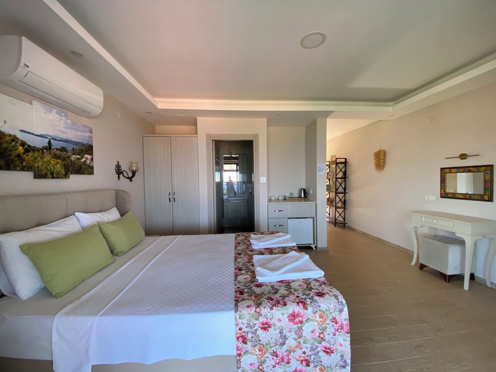 SUNA HOUSE