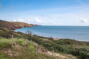 The Retreat - Short Walk From Beach Parking