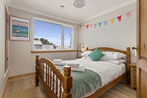 The Retreat - Short Walk From Beach Parking