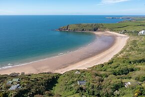 The Retreat - Short Walk From Beach Parking