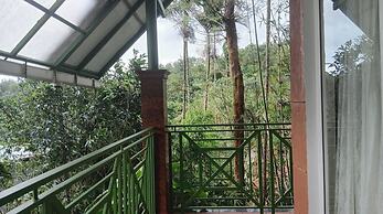 Holiday Courtyard