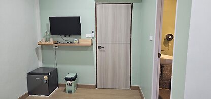 Lub Nai Hostel