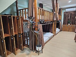 Lub Nai Hostel