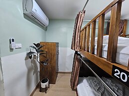Lub Nai Hostel