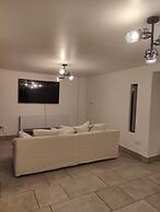 4 Guests - Bbq - Parking - Garden