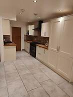4 Guests - Bbq - Parking - Garden