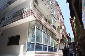 Laugh Tale Hostel