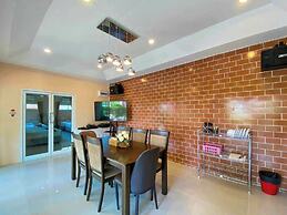 Baan Phing Phu Praew Cha-Am
