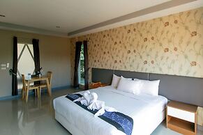 Baan Phing Phu Praew Cha-Am