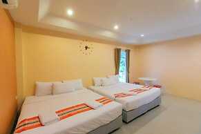 Baan Phing Phu Praew Cha-Am