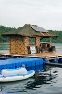 Floating Home in Reef Resort Unit 11