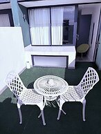 Chick and Luxurious Studio
