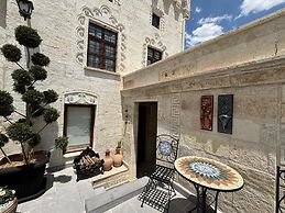 Akantha House